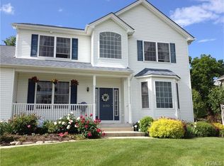 1033 Rolling Rdg, New Windsor, NY 12553
