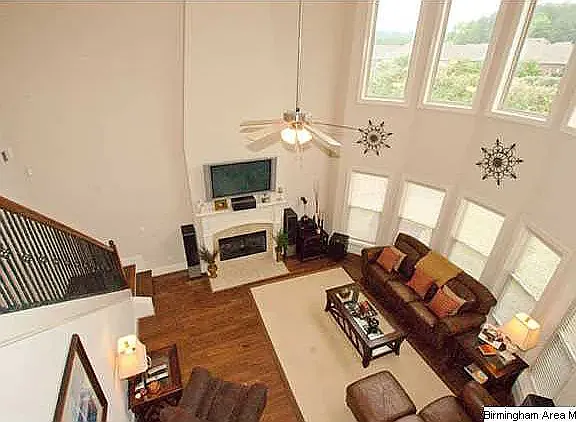 2001 Belvedere Cir — Photo 9