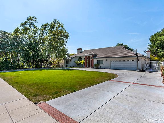 5th image of 1219 Highland Oaks Dr