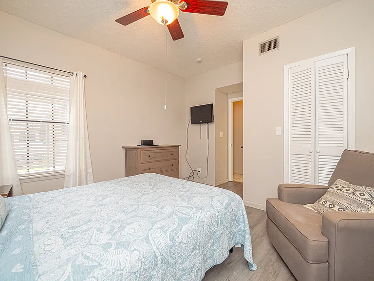 210 Oak Bay St #403 — Photo 17