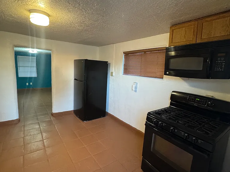 4051 Agua Fria St #B — Photo 8