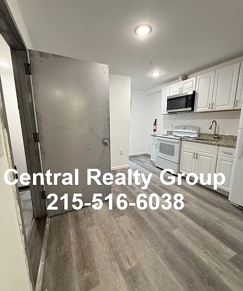 116 W Girard Ave #2 — Photo 2