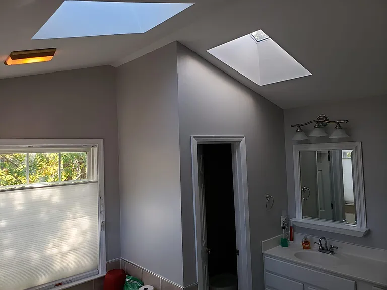 Master Bathroom - vaulted ceiling and skylights (upper level)