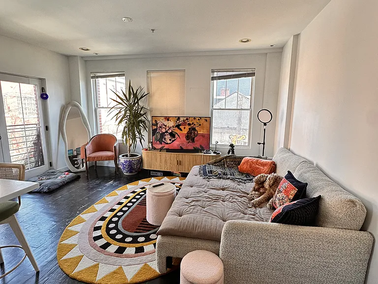 263 N 3rd St #D — Photo 12