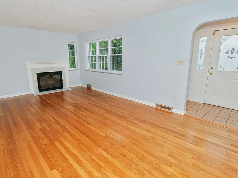 62 Edgevale Rd — Photo 2