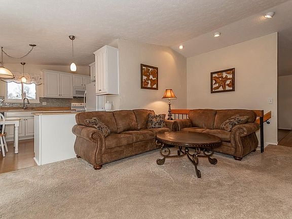 2nd image of 5635 Dolphin St