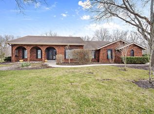 5718 Gladstone Ln, Greendale, WI 53129