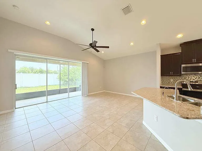 8222 Willow Beach Dr — Photo 11
