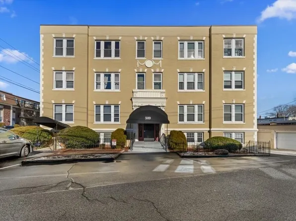 509 Pleasant St APT 1-4, Melrose, MA 02176