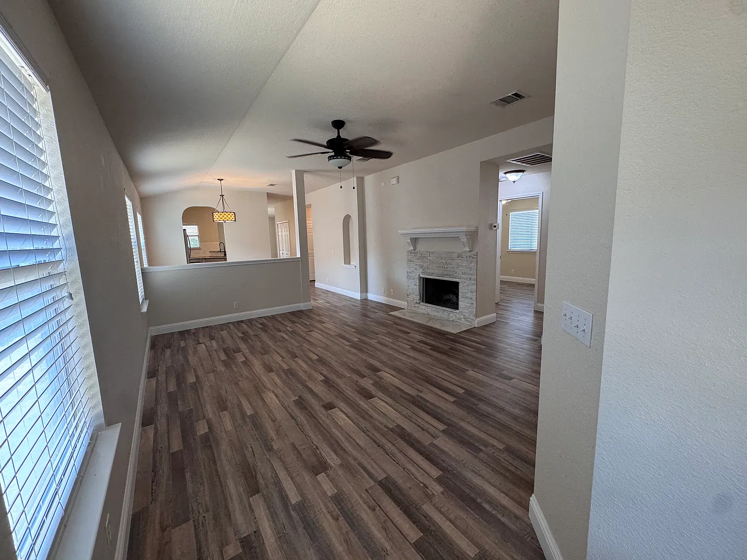 3 bed, 1491 sqft, $2,000 — Photo 2