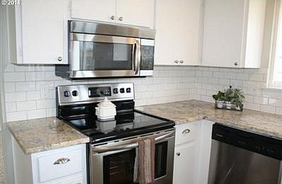 5th image of 13810 NE 88th St