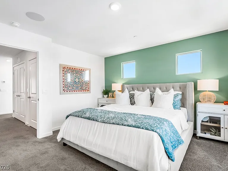 914 Rosy Starling St — Photo 32