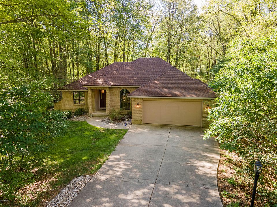 1st image of 23315 Maplehill Dr