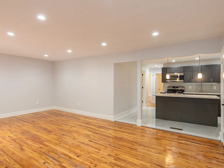 River Edge Apartments — Photo 91