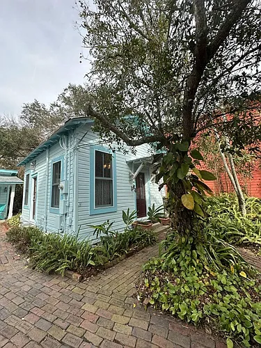 169 1/2 Oneida St Photo 1