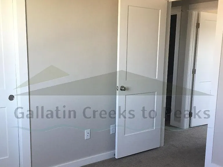 1301 Westwood Circle — Photo 3