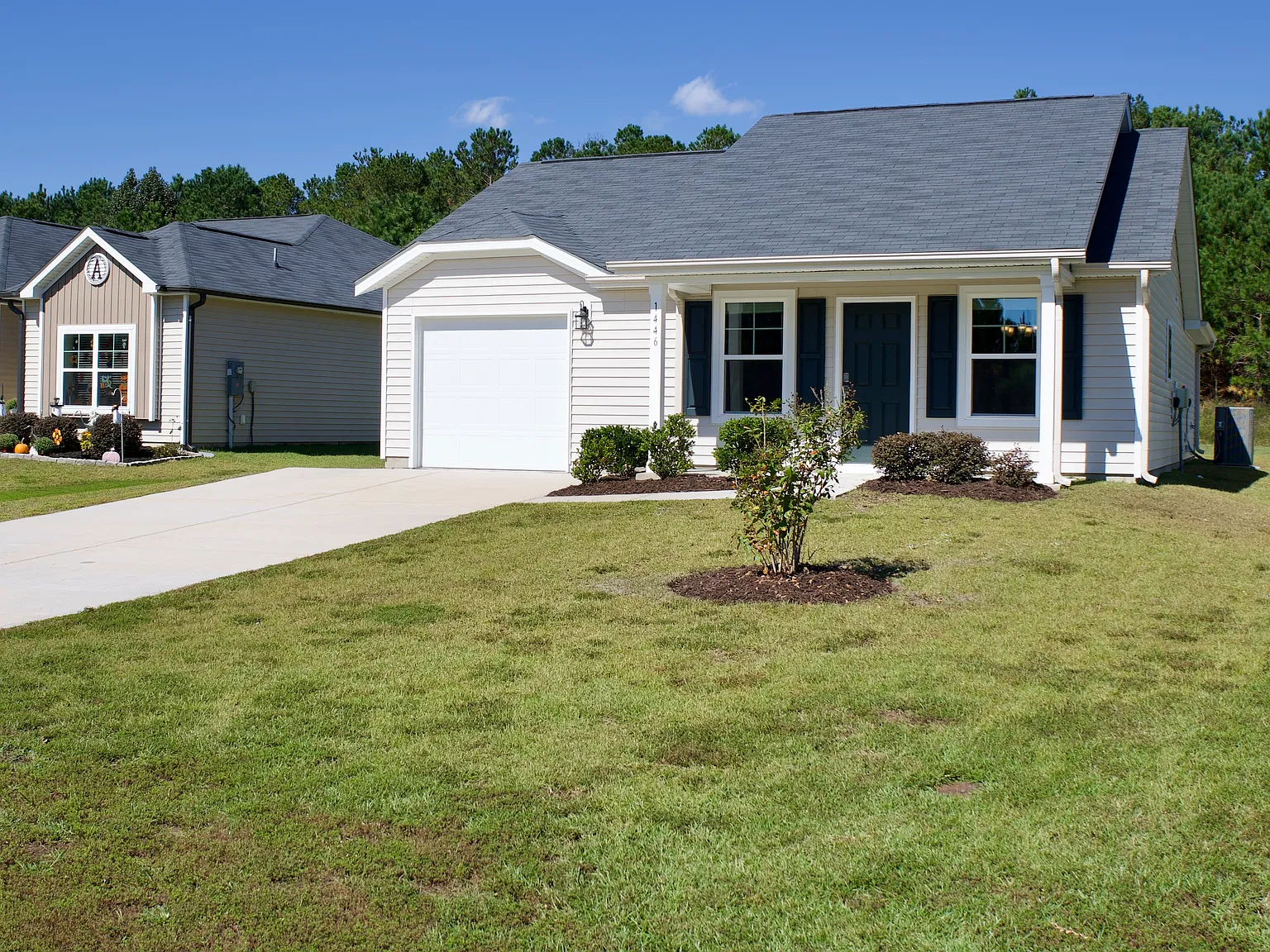 3 bed, 1383 sqft, $1,875 — Photo 1