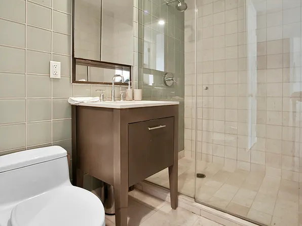 1600 Broadway image 9 of 15