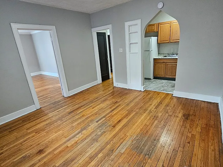385 Morris St — Photo 25