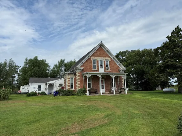 2797 Pioneer Ave, Peru, IA 50222