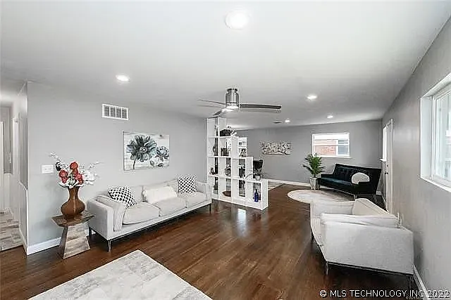 6547 E 26th Ct — Photo 5