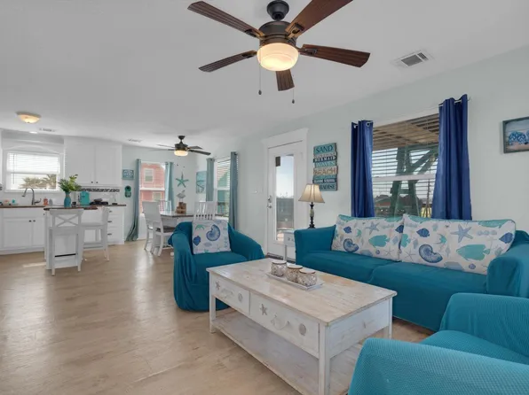 422 Jettyview Rd, Surfside Beach, TX 77541