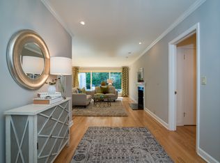 4770 N Oakland Ave, Whitefish Bay, WI 53211