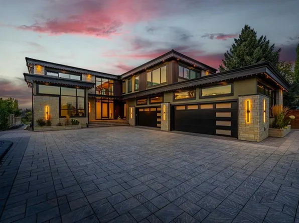 1911 SE 52nd St NW, Calgary, AB T3B 1C3