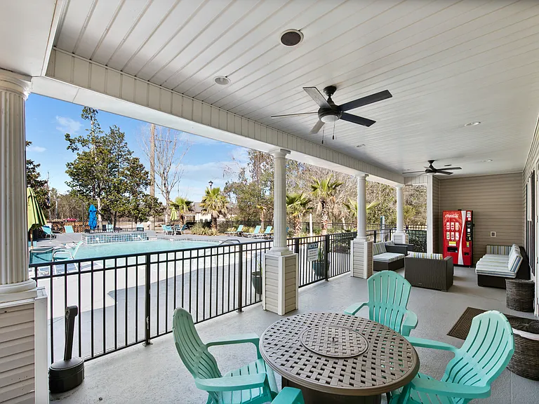 Water's Edge Apartment Homes — Photo 23
