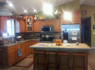 16491 E Robin Rd, Mount Vernon, IL 62864