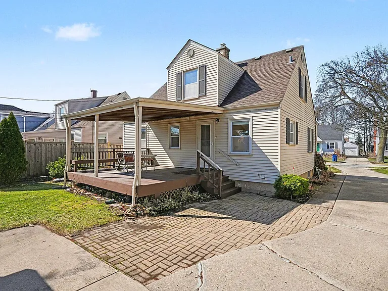 995 S Swain Ave — Photo 17