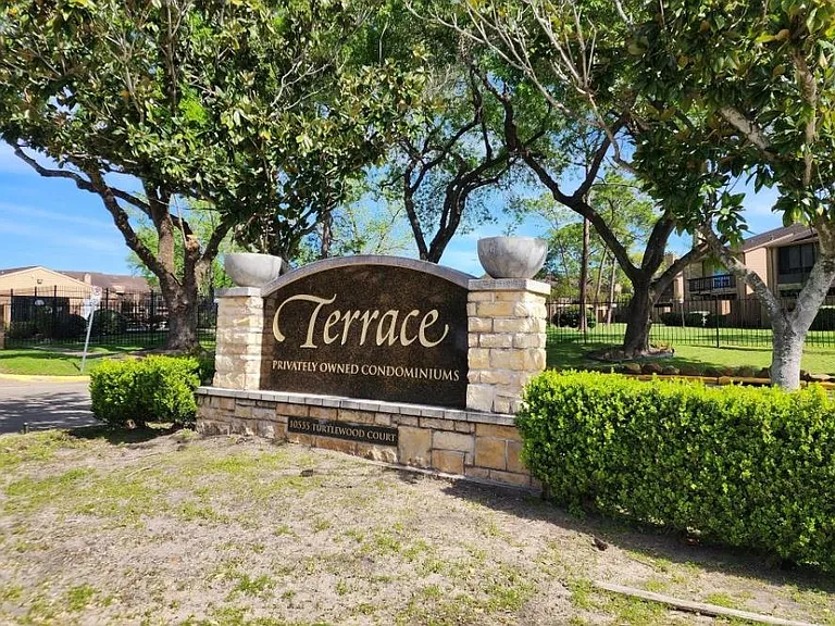 10555 Turtlewood Ct #2104 — Photo 4