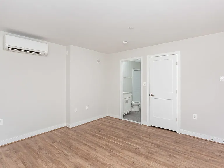 815 Park Ave — Photo 23