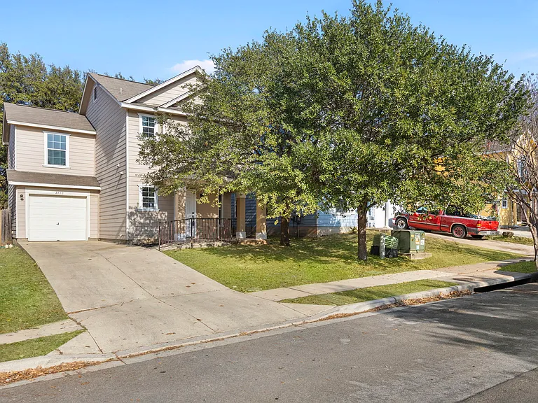 2110 Nogales Trl — Photo 2
