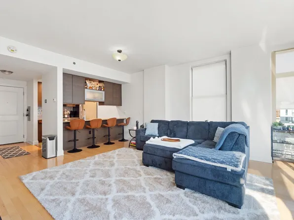 10 Regent Street image 1 of 33