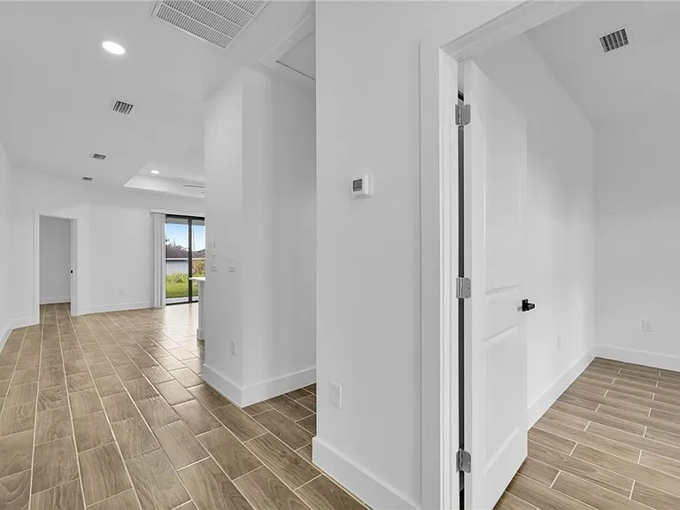 330 Gordon Ave S — Photo 24