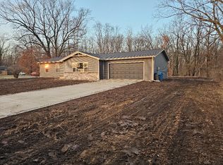 424 9th Ave NW, Demotte, IN 46310