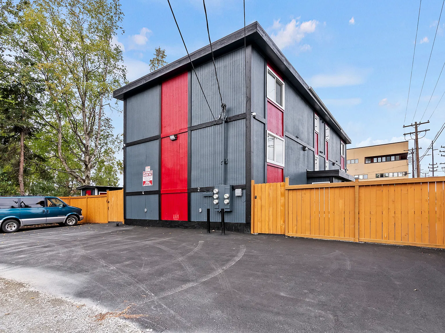 2100 Cleveland Ave — Photo 2
