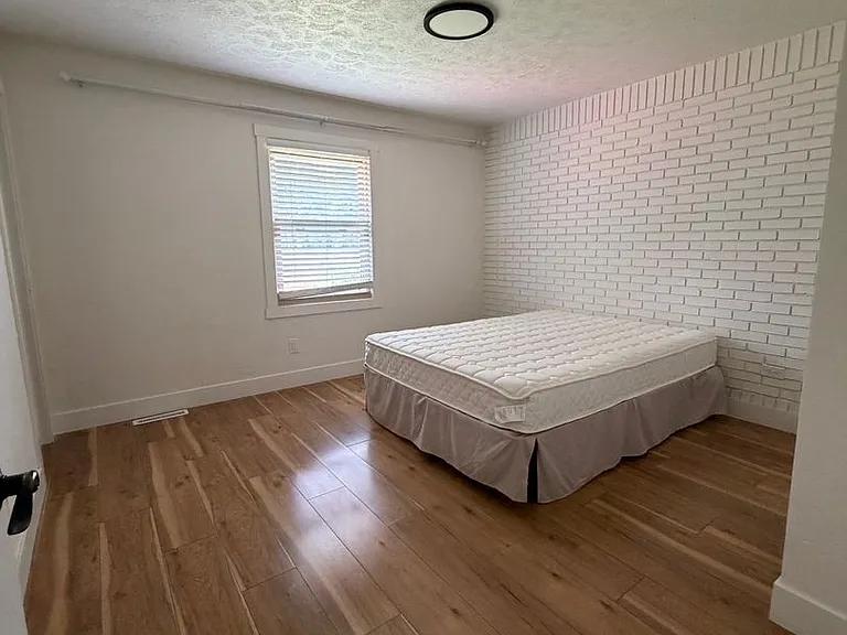 1232 W Berkeley St — Photo 6