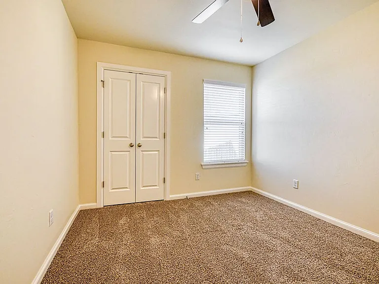 3100 Pebble Pond Dr — Photo 37