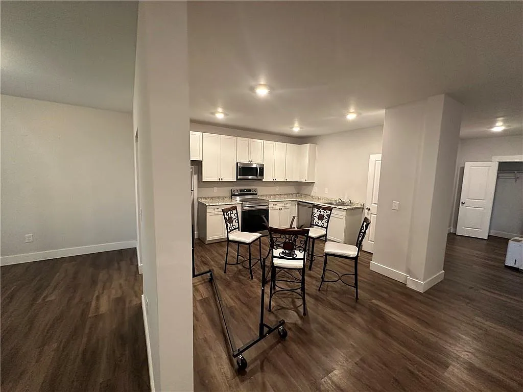 8 bed, 5.0 bath, 1534 sqft, $2,000 — Photo 4