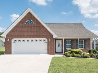 25 Sunrise Dr, Rossville, GA 30741