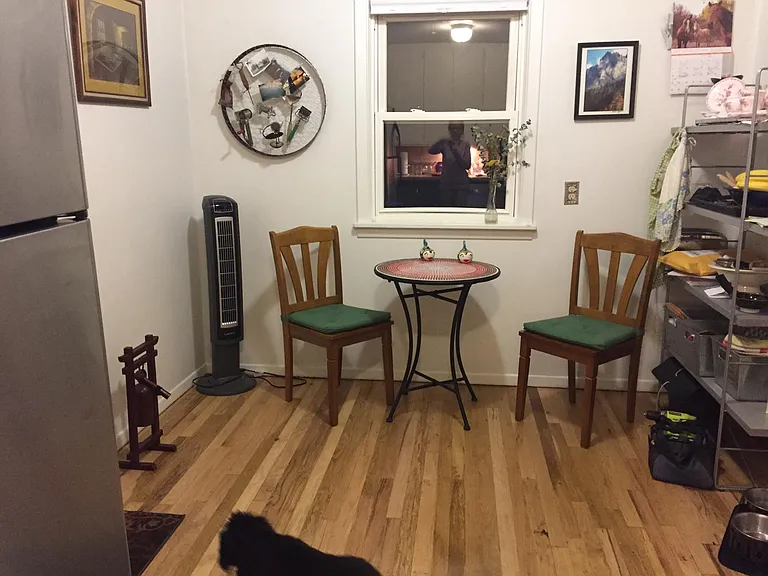 Kitchen dining area
