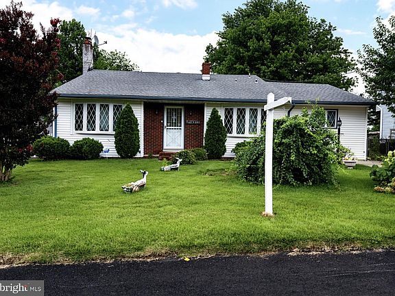 2nd image of 8460 Sheppard Rd