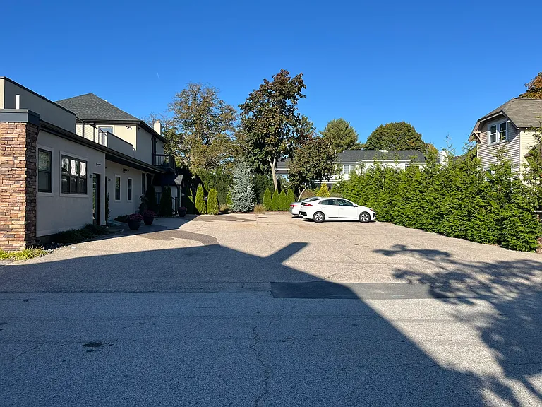 850 Main St #2 — Photo 3
