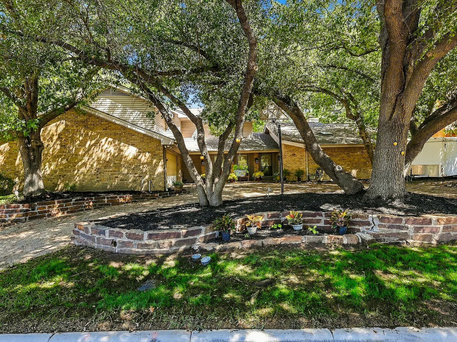 4 bed, 3.5 bath, 3223 sqft, $4,300 — Photo 1