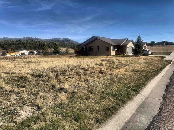 2nd image of Agate Ln
