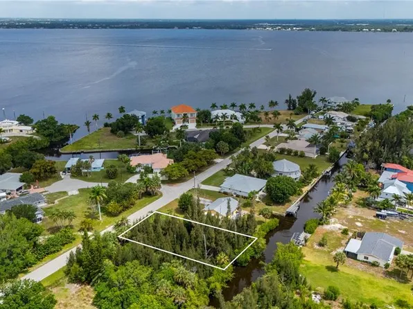 430 Klispie Dr #32, Punta Gorda, FL 33950