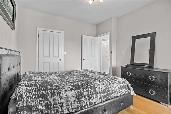 Sold by Compass | media 7