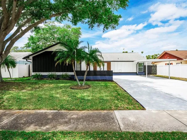 10064 82nd St, Seminole, FL 33777